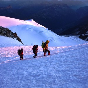 Ascension du Mont blanc : arête des bosses avec le bureau des guides de grenoble
