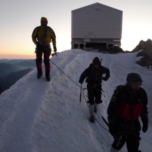 Ascension du Mont blanc: départ de Vallot lors de l'ascension du Mont-blanc