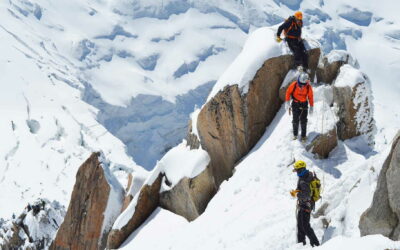 Découvrez la montagne en hiver avec un•e Guide de Haute Montagne